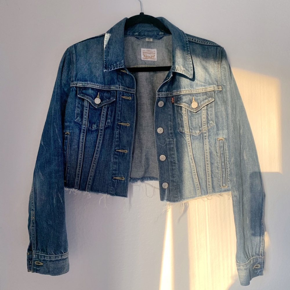 Original Medium Wash Levi’s Denim Jean Jacket